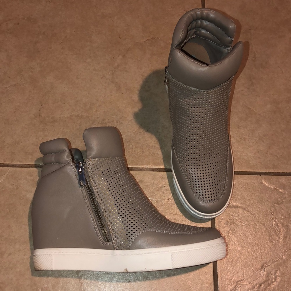 Booties - Picture 4 of 4